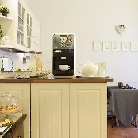 Piccarda Bed And Breakfast-3
